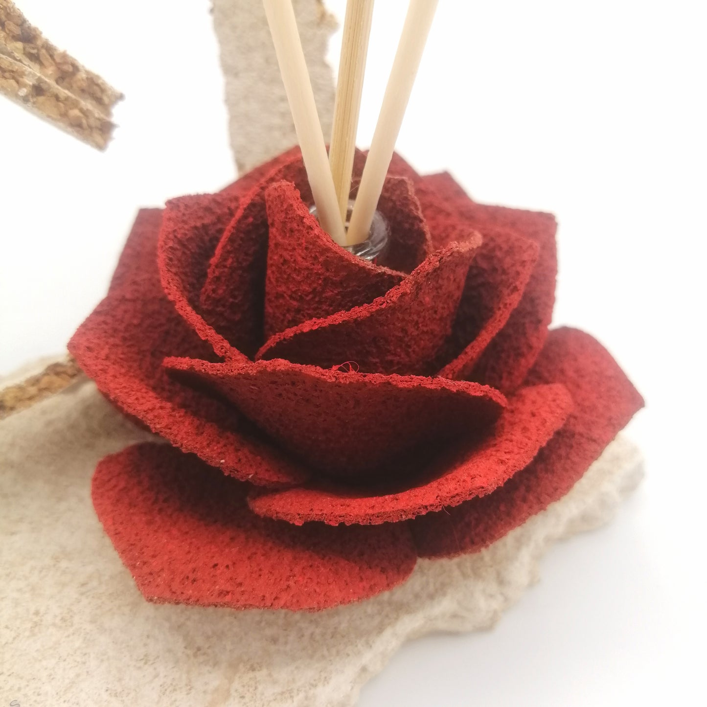 Linea Petali di Sughero: Diffusori Eleganti - Modello Rosa di Roccia - Fabris Solutions