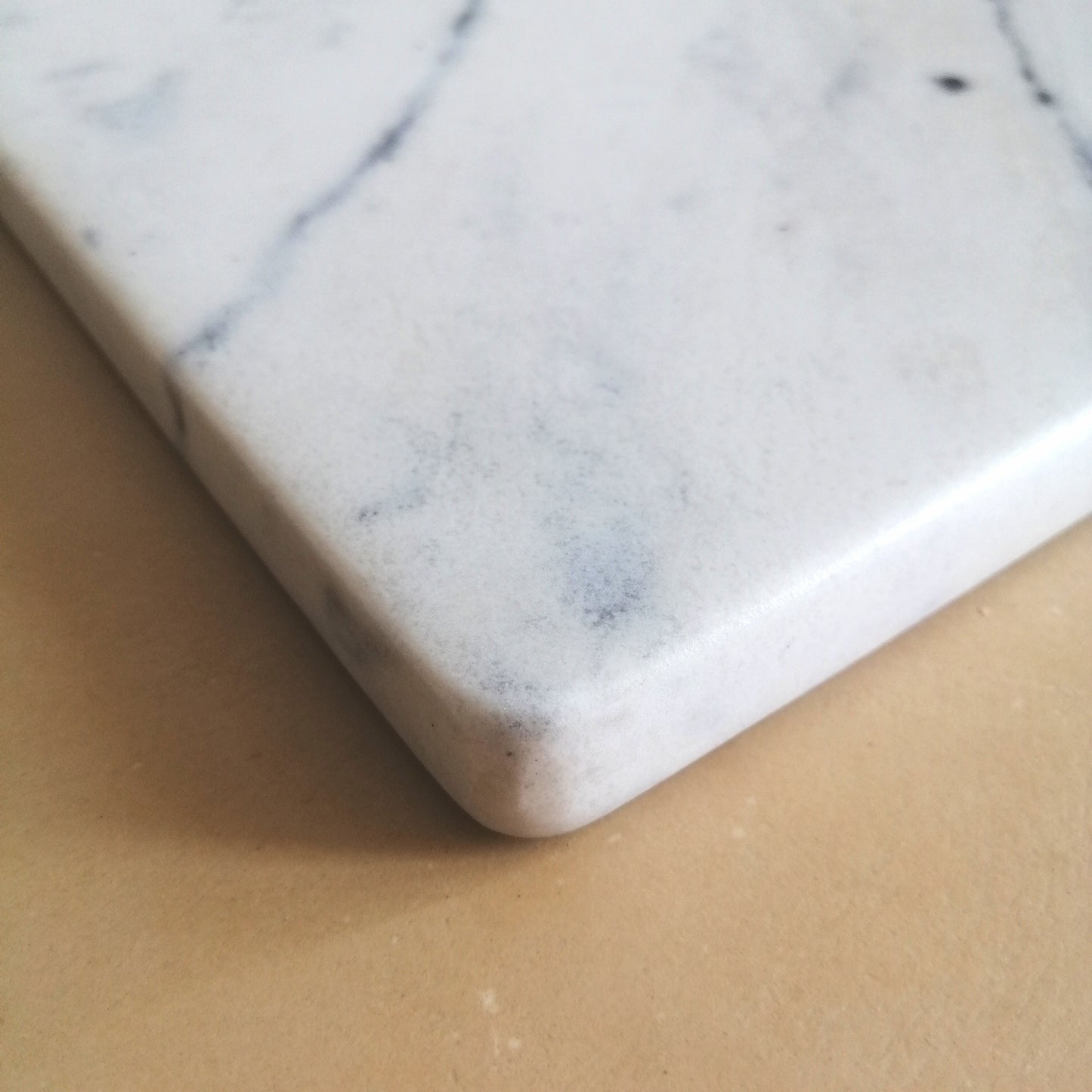 Tagliere vassoio da portata marmo bianco - Fabris Solutions